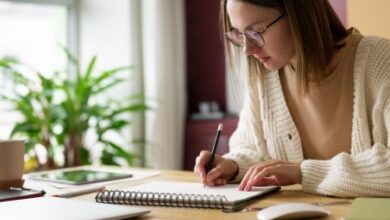 How Students Choose the Most Qualified UK Assignment Writer Online